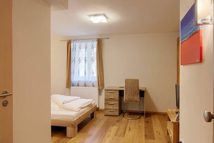 Room 13 of 24