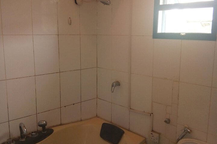 Room 29 of 35