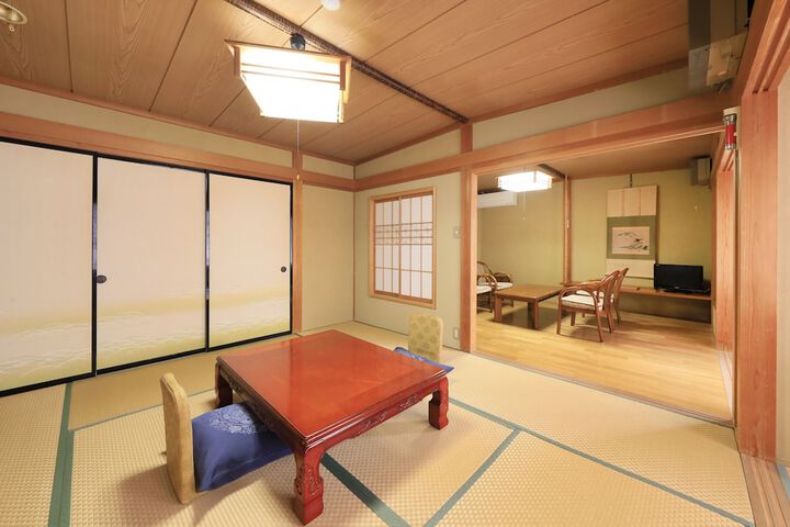 Room 9 of 38