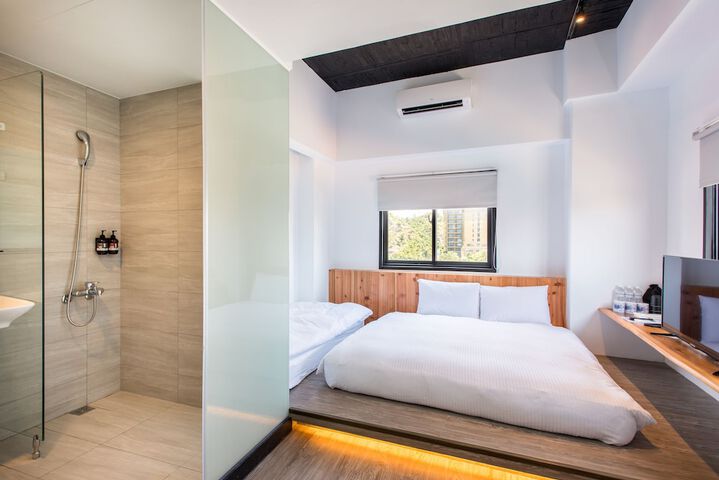 Room 11 of 53