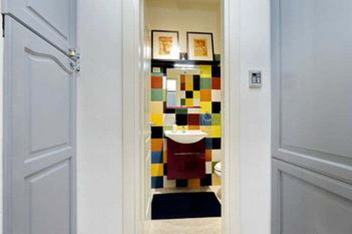 Room 9 of 38