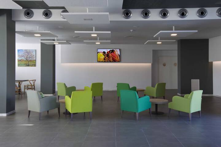 Guest Lobby