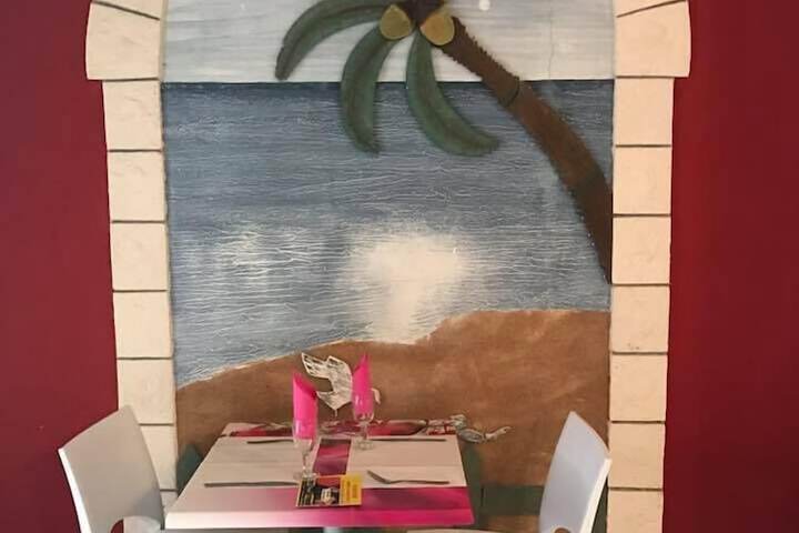 Dining 45 of 80