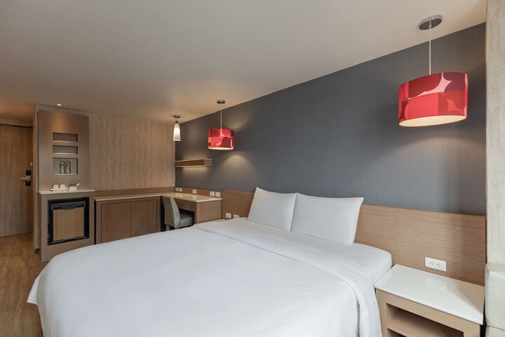 Room 44 of 79