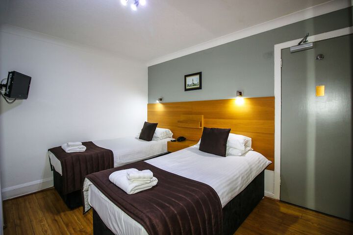 Room 30 of 65