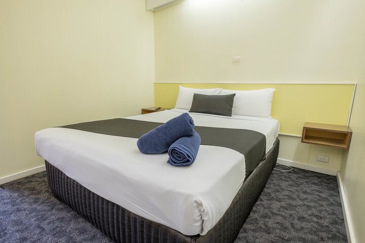 Room 4 of 64