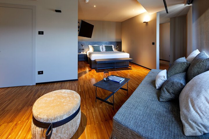 Room 21 of 74