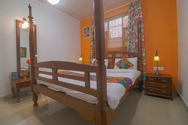 Room 2 of 31