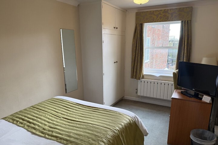Room 15 of 49