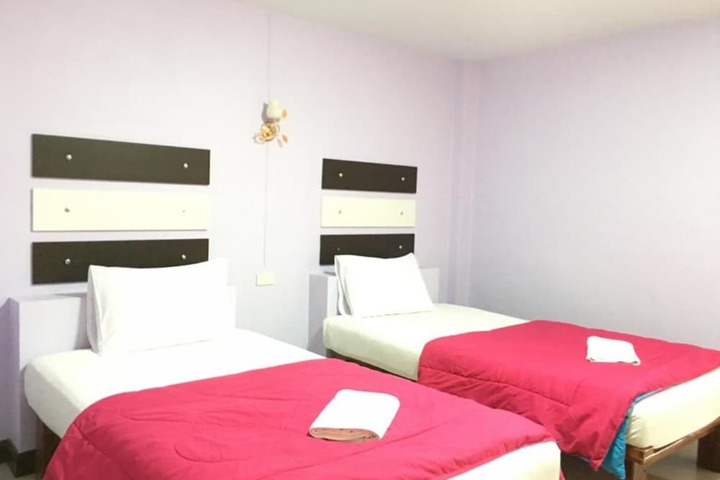 Room 13 of 27