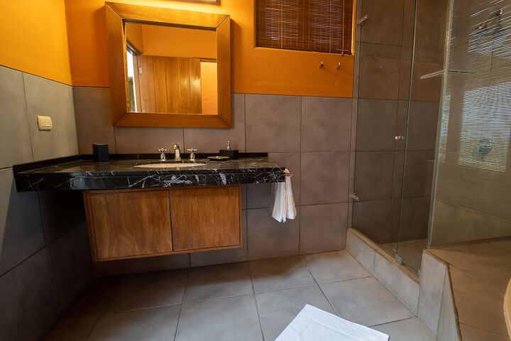 Room 8 of 20