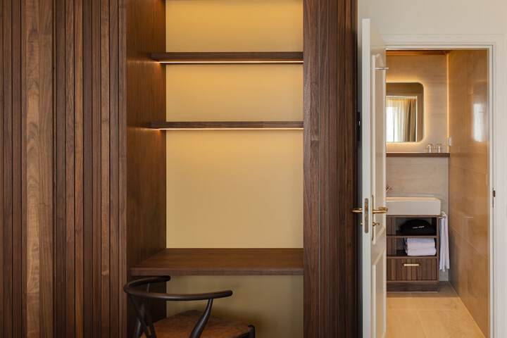 Room 8 of 37