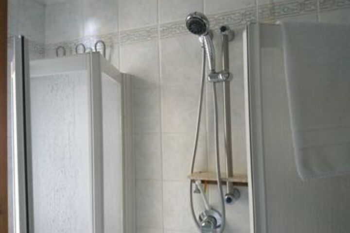 Room 4 of 15
