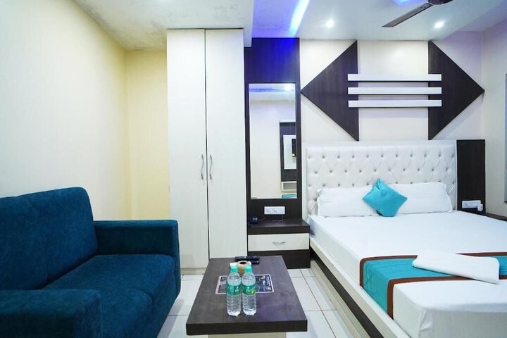 Room 10 of 34