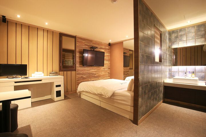 Room 60 of 121