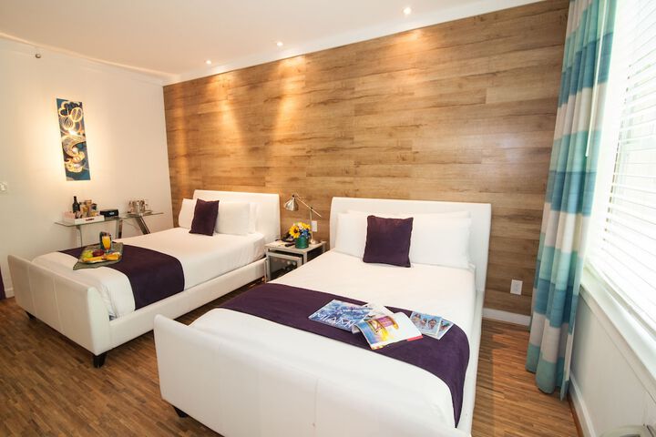 Double Accessible Queen Size Bed (10 of 16)