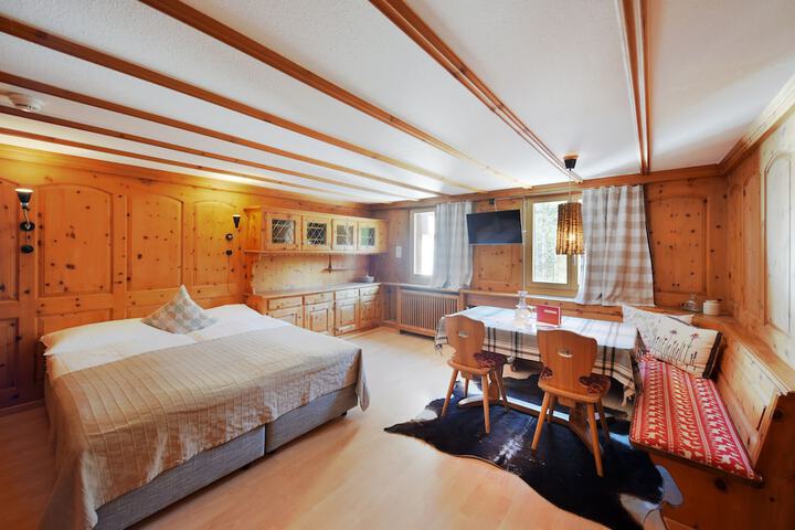Room 36 of 102