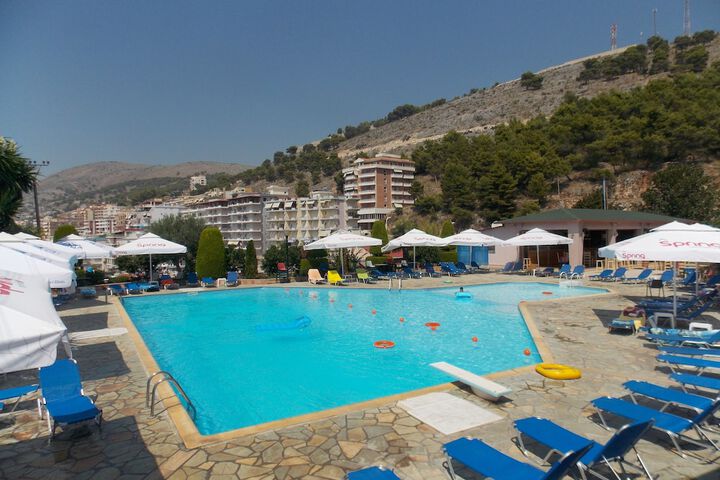 Hotel with Pool