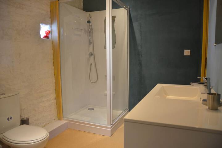 Room 16 of 16