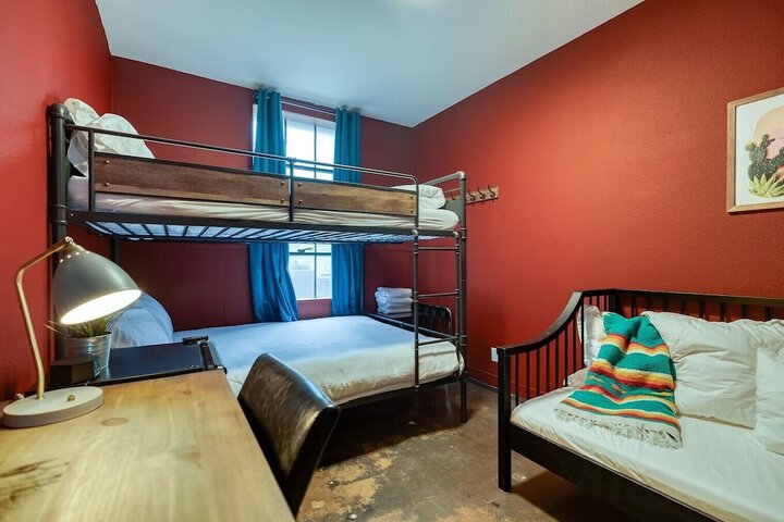 Room 29 of 65