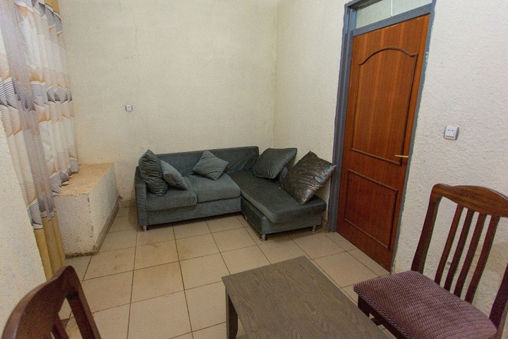 Room 6 of 15