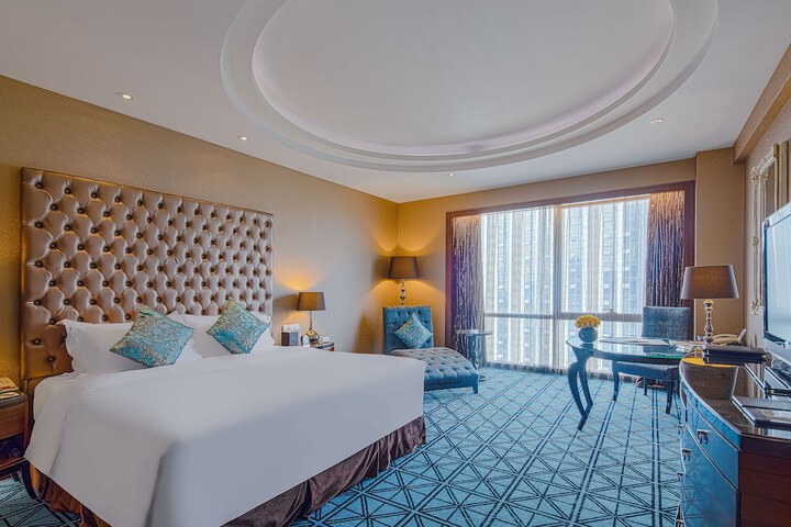 Room 30 of 118