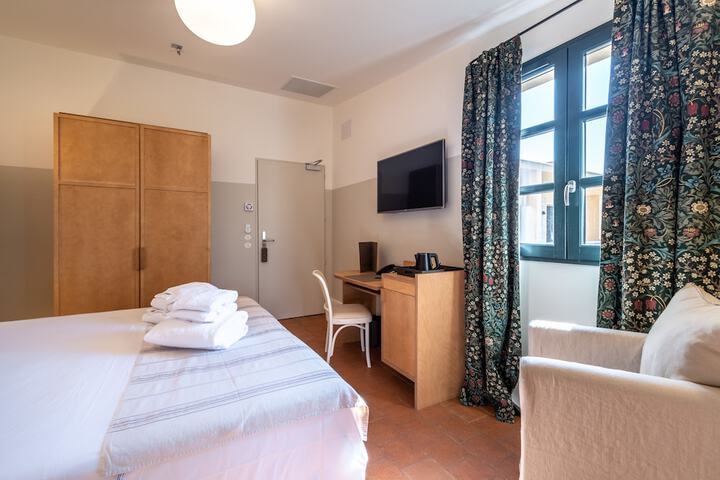 Room 4 of 30