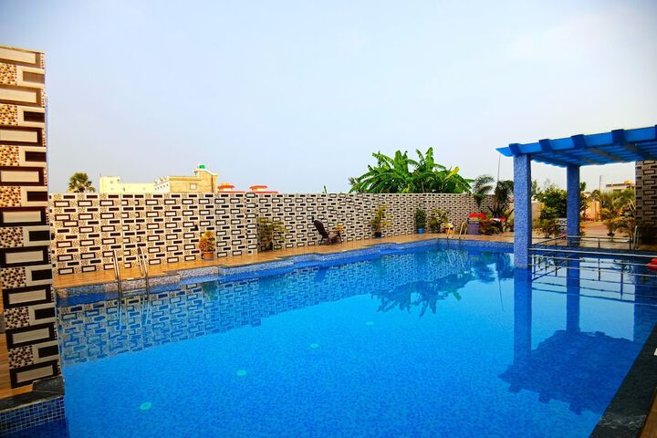 Pool 18 of 30