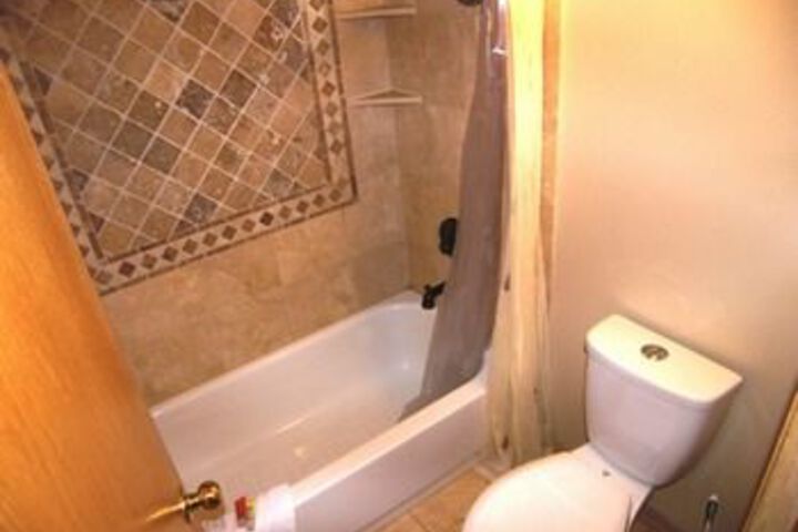 Room 4 of 25