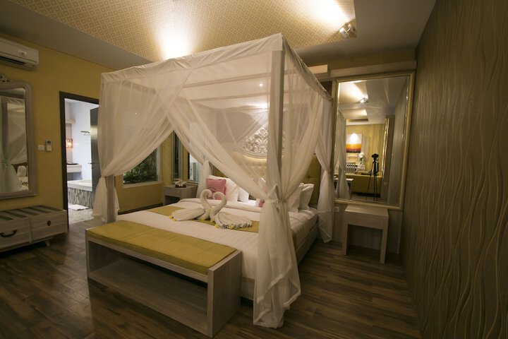 Room 21 of 114
