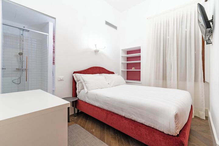 Room 2 of 80