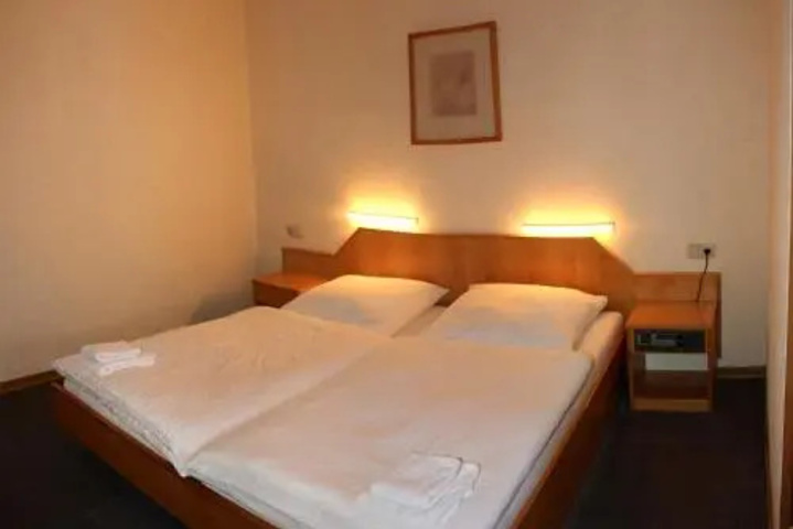 Room 2 of 15