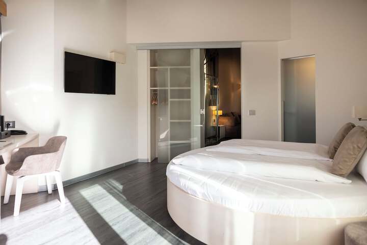 Room 26 of 62
