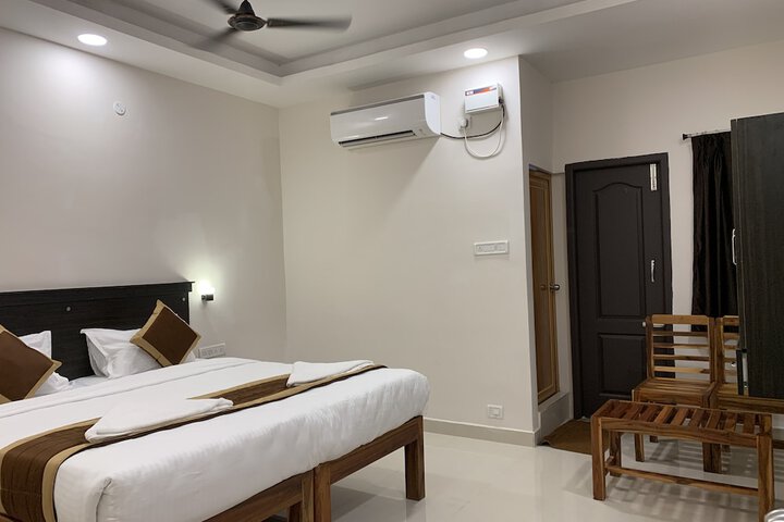 Room 10 of 20