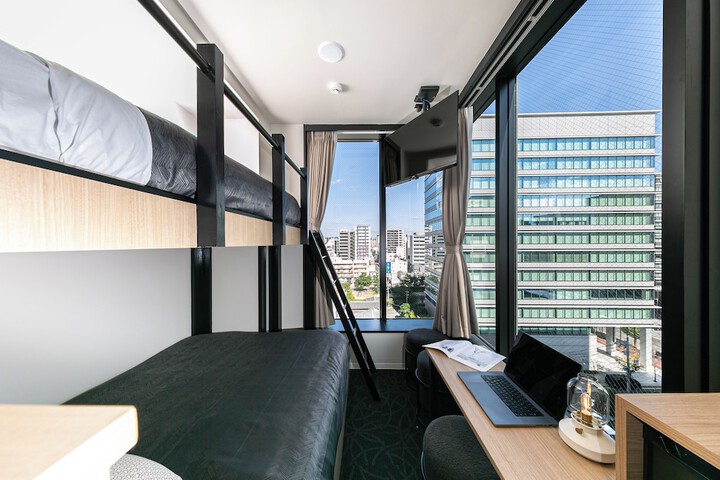 Room 4 of 144