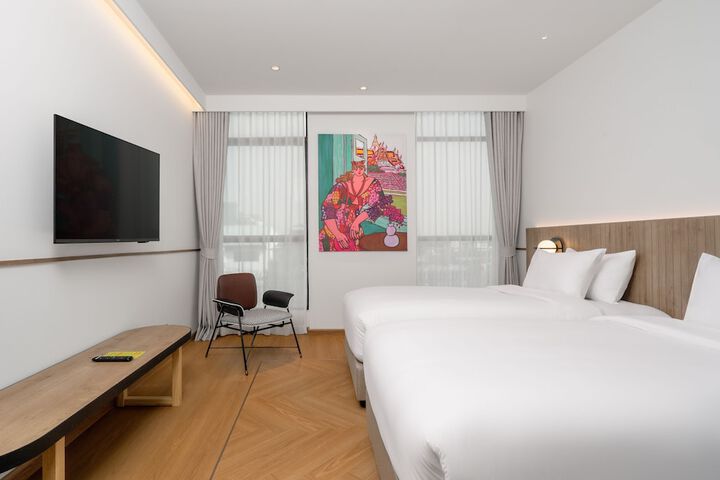 Room 84 of 180
