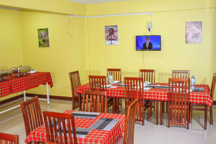 Dining 19 of 26