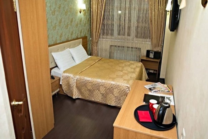 Room 8 of 25