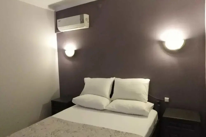 Room 3 of 19
