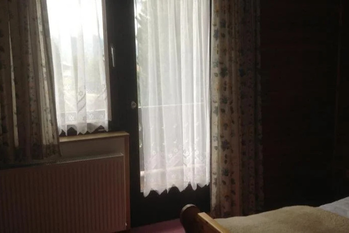 Room 3 of 15