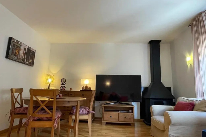 Room 2 of 4