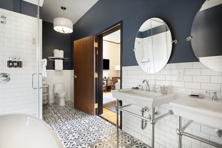 Bathroom sink
