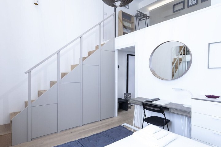 Room 8 of 25