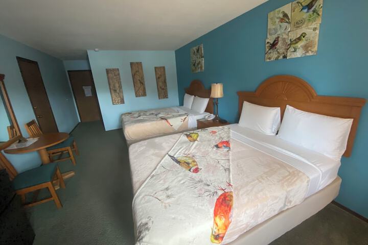 Room 8 of 106