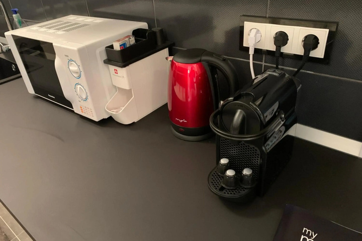Room 4 of 18