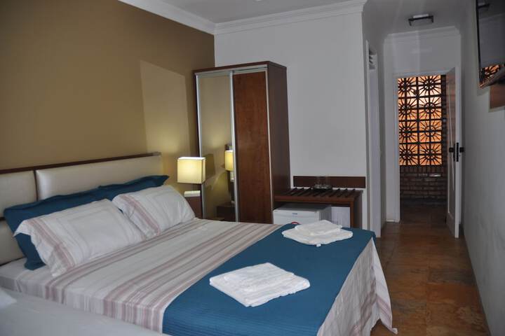 Room 6 of 32