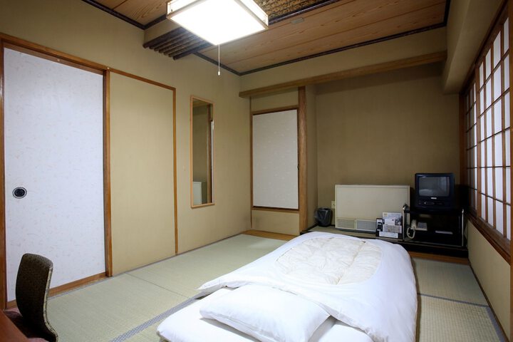 Room 7 of 40