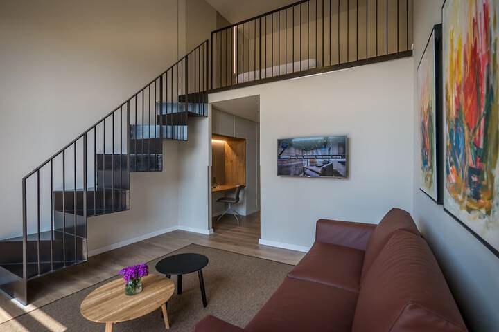 Room 15 of 32