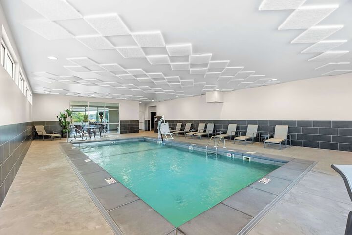 Hotel Pool