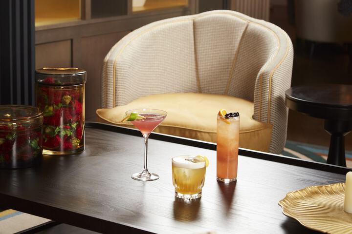 Lounge 127 of 167